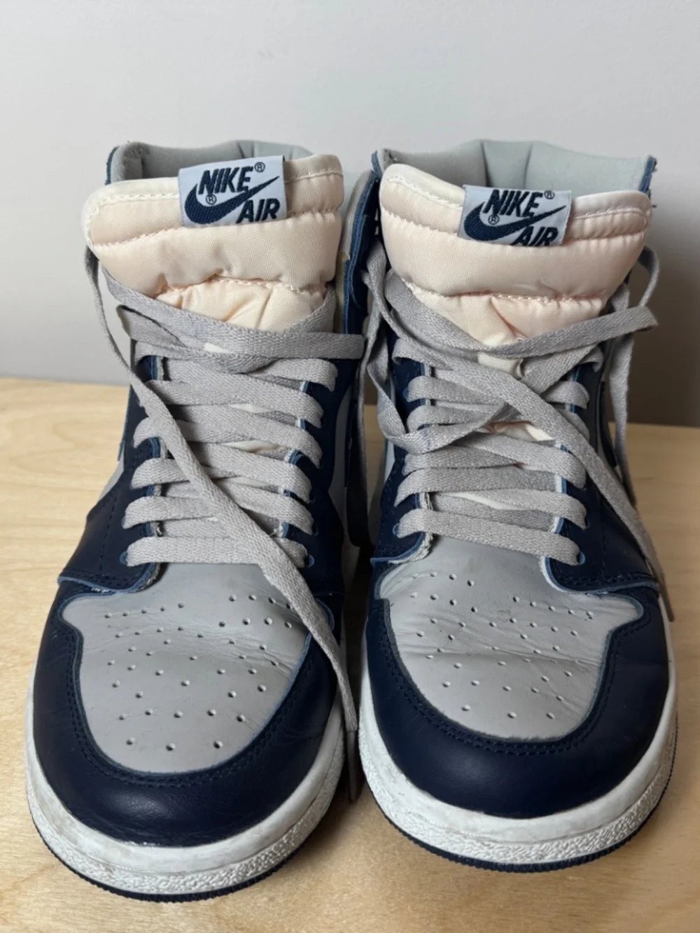 Air Jordan 1 Retro High '85 sneakers, Navy & Gray, Men's size 9.